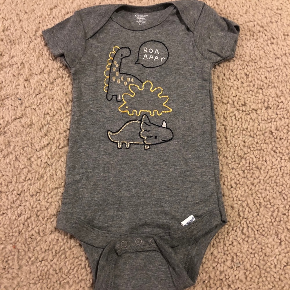 2 Bodysuits